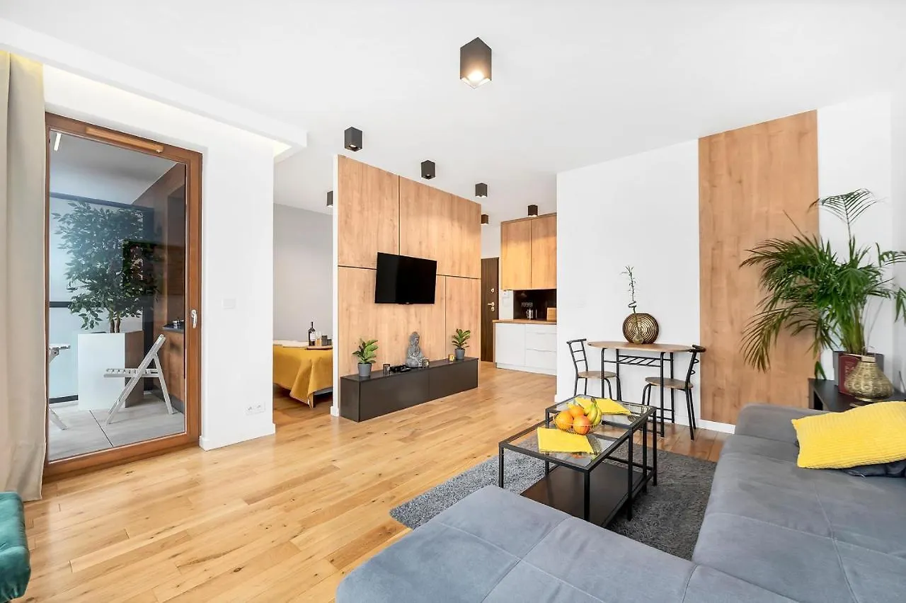 Modern Apartments With Access To The Pool Near Rondo Daszynskiego Station Varsovie