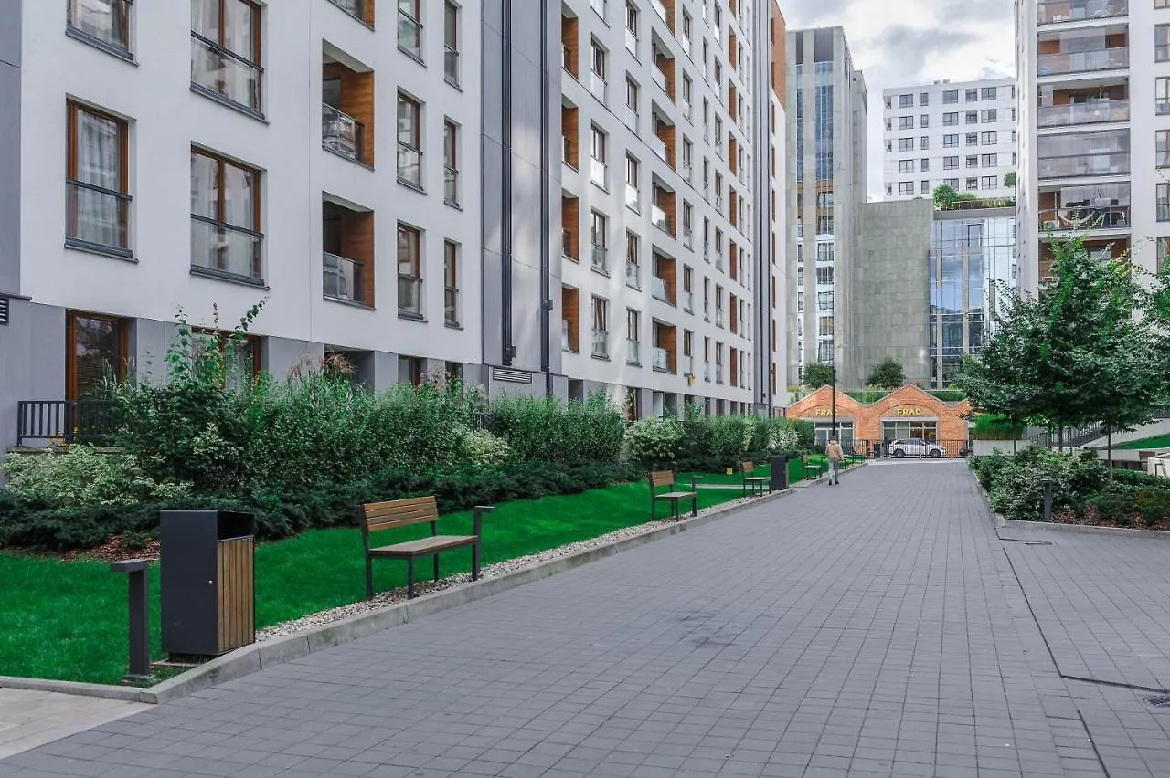 Modern Apartments With Access To The Pool Near Rondo Daszynskiego Station Varsovie
