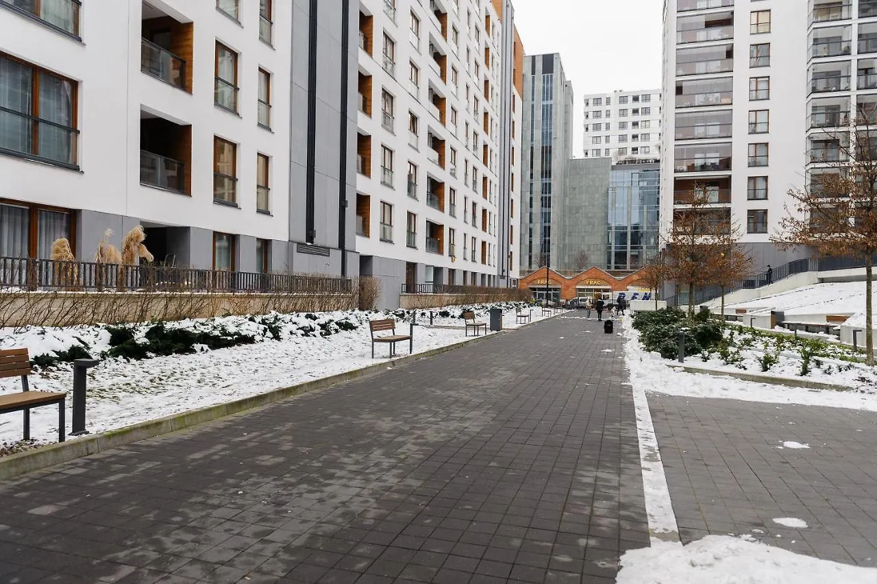 Modern Apartments With Access To The Pool Near Rondo Daszynskiego Station Varsovie